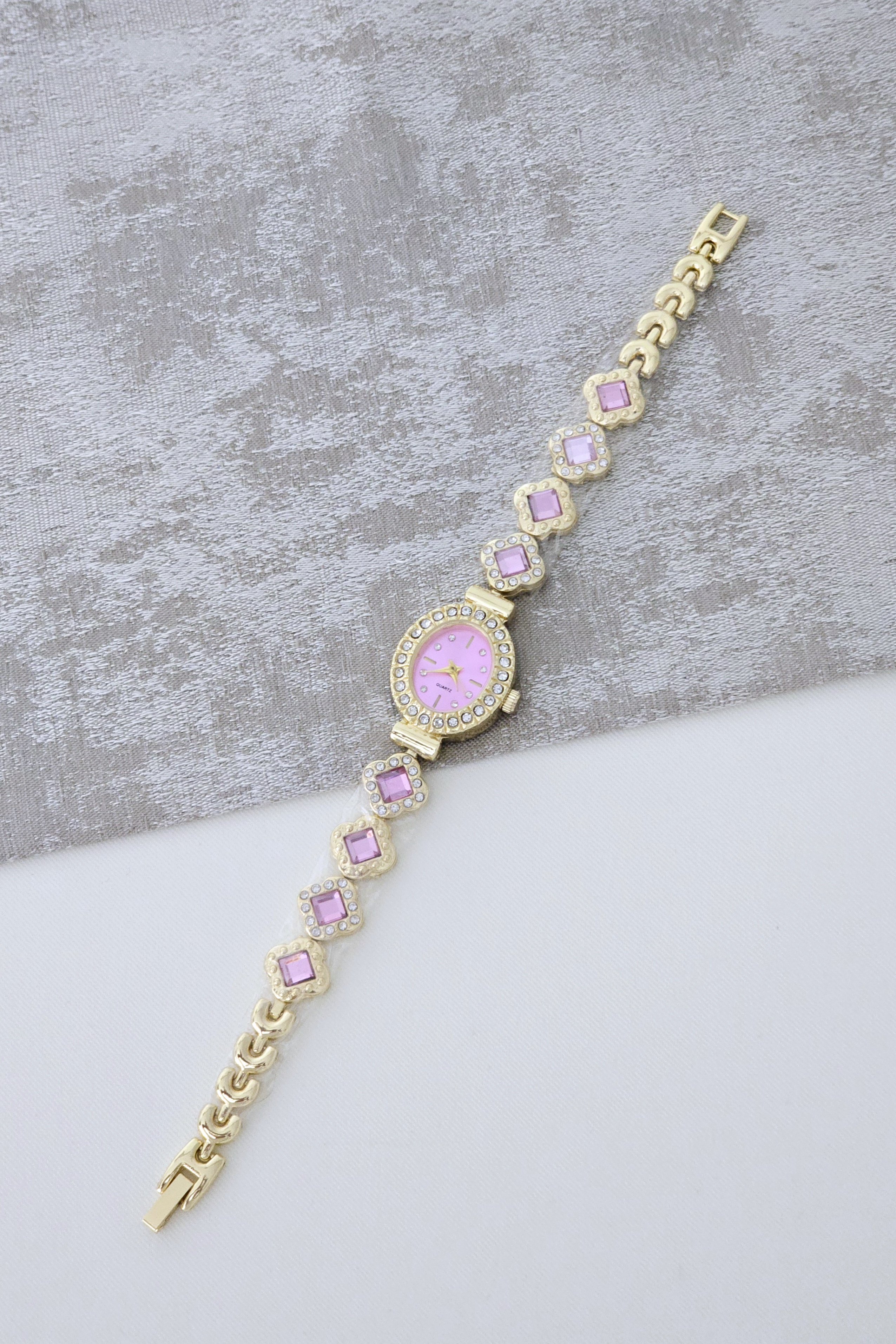Pembe Taşlı Saat
