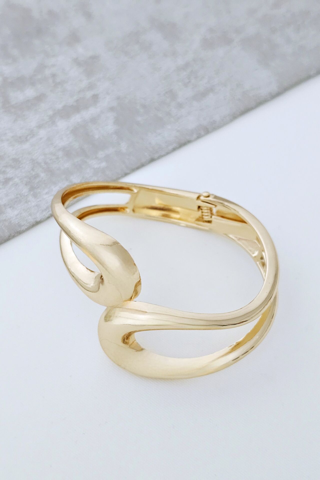 Modern Tasarım Gold Kelepçe Bileklik