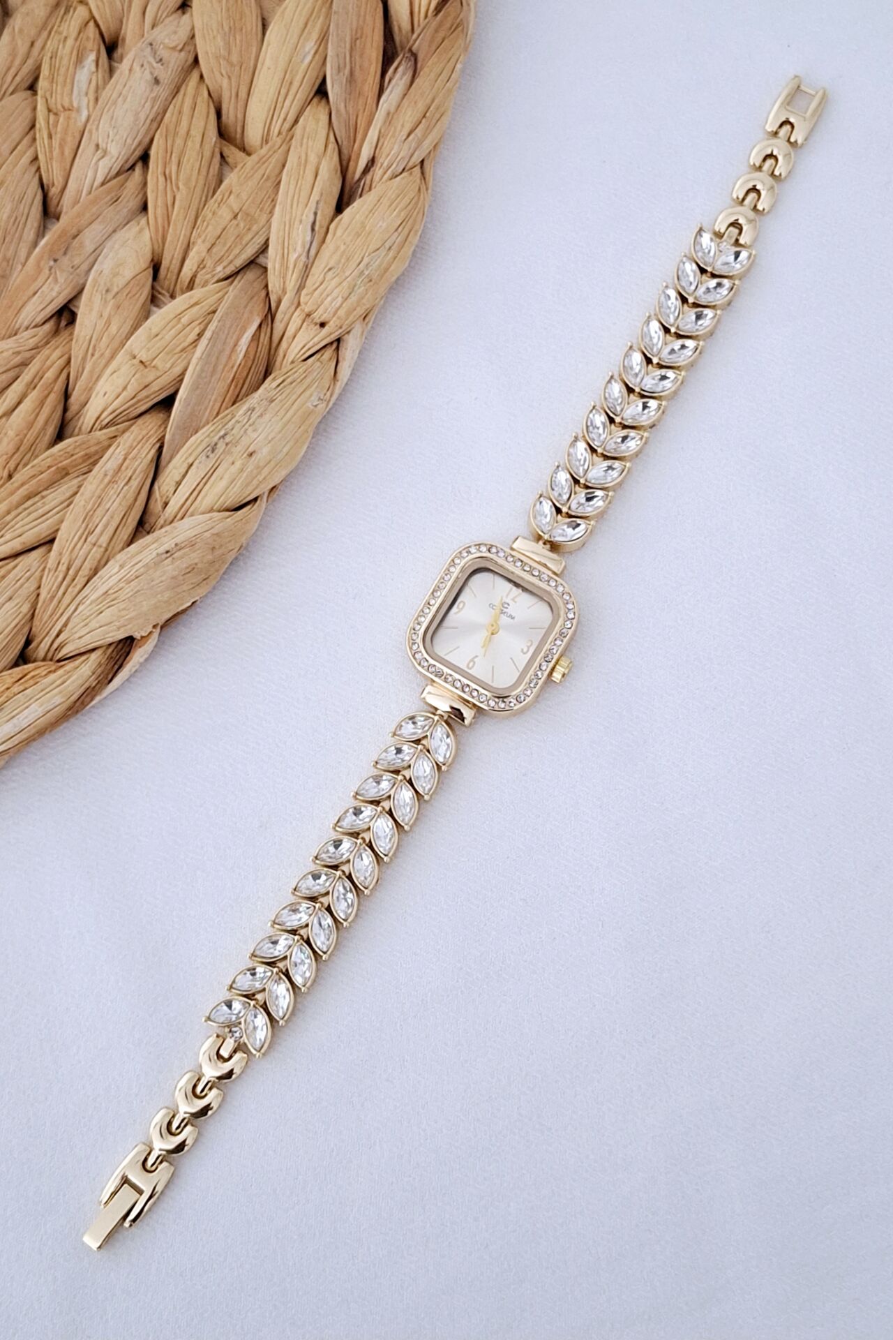 Yaprak Saat Gold Model