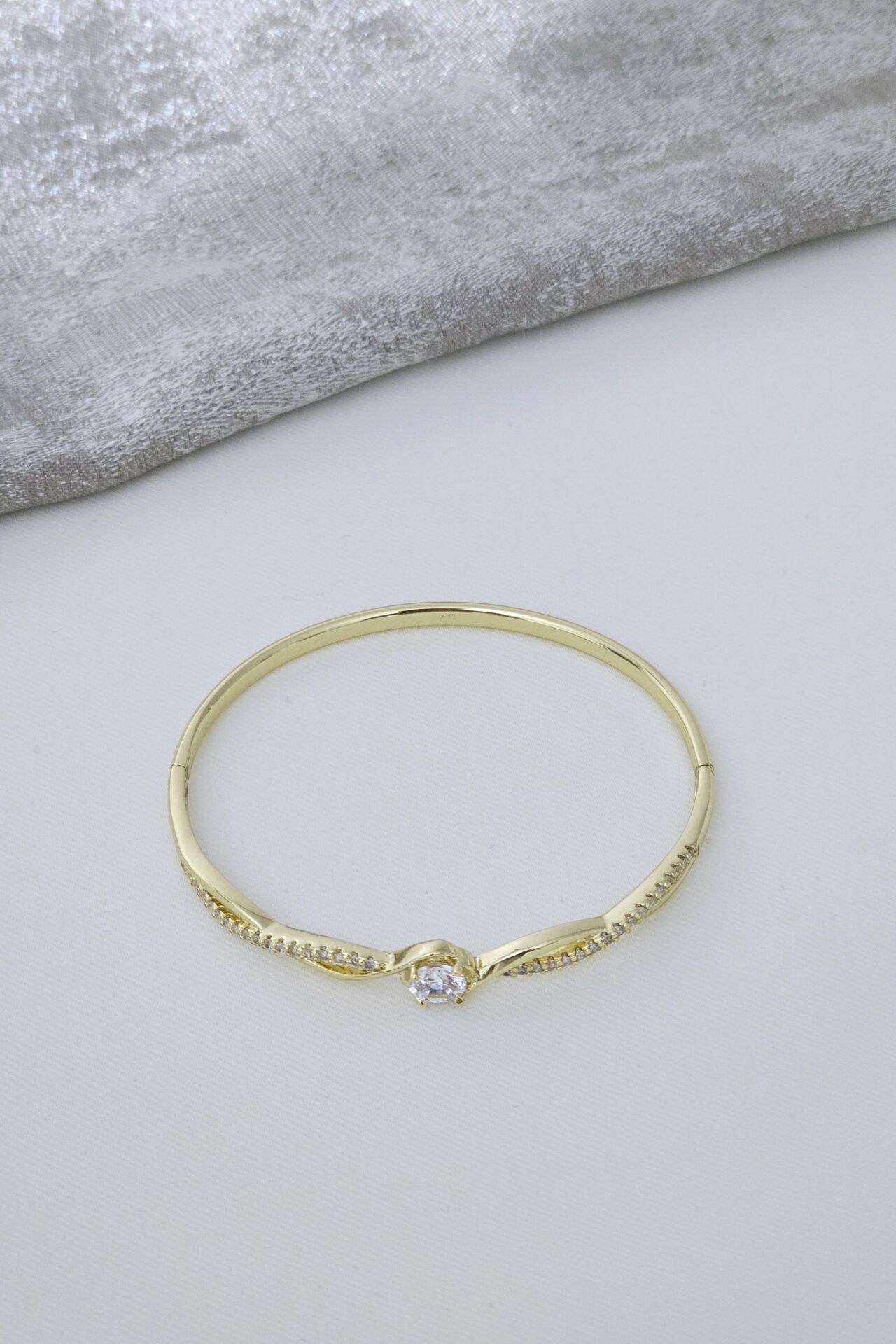 Xuping Tektaş Bileklik Gold
