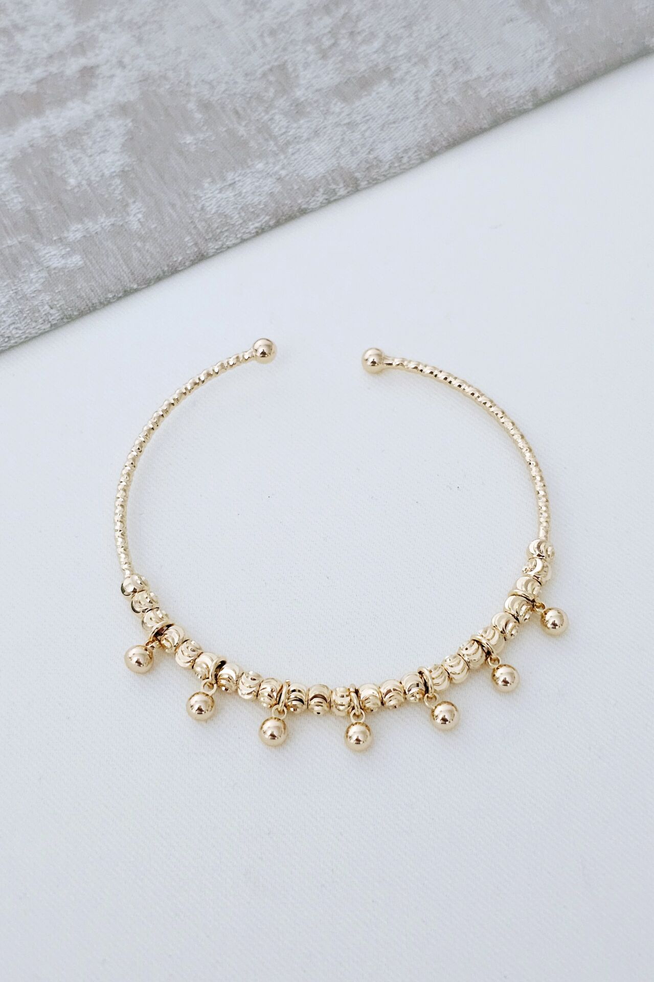 Dorika Sallantılı Bileklik