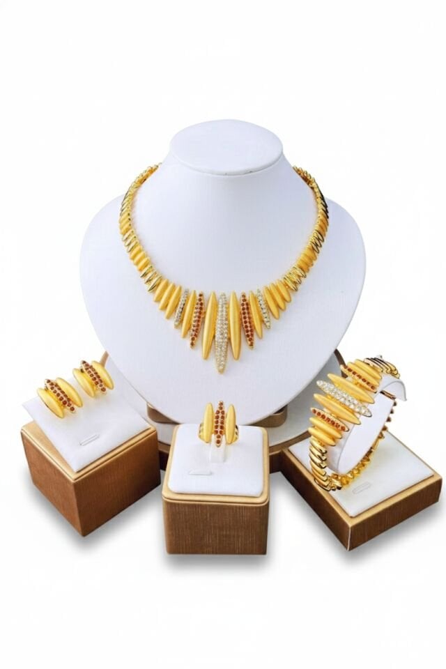 İddialı ve Zarif Lüks Takı Seti